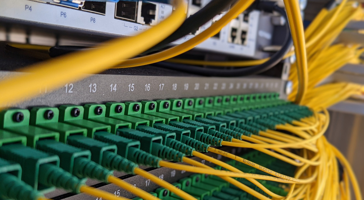 bilden visar la cables patch panel